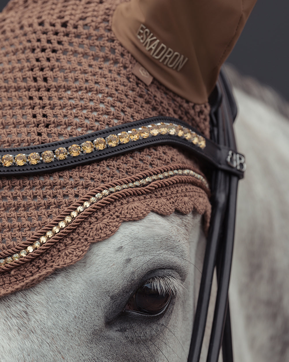 Eskadron Crystal Fly Hood Heritage 2024 - Cognac.