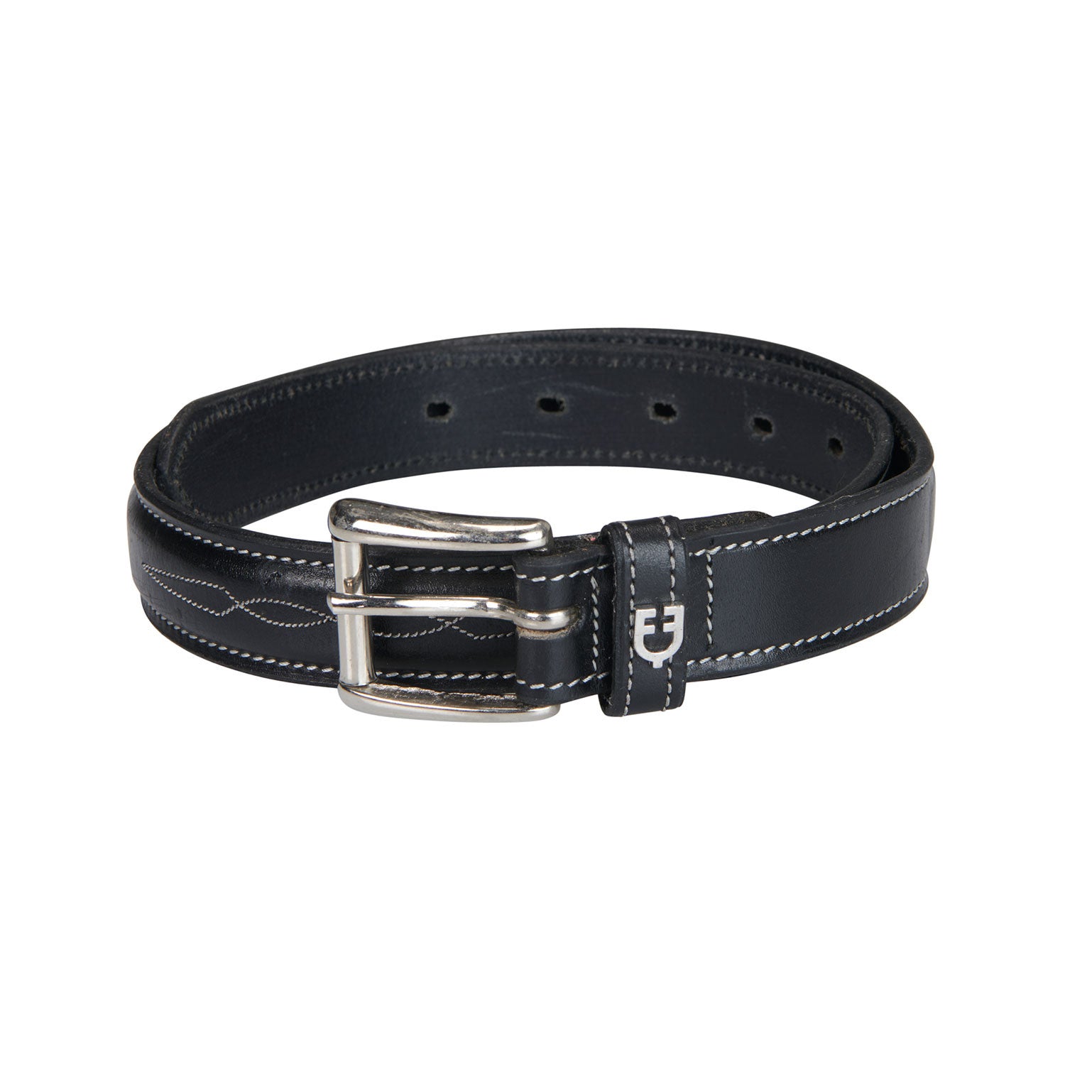 Leather belt with handcrafted embroidery.