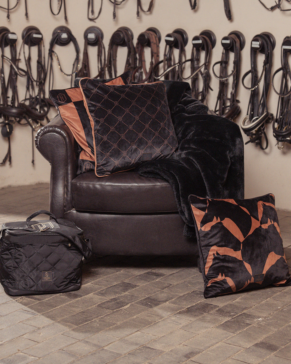 Eskadron Velvet Cushion Cover Heritage 2024 - Black/Cognac.