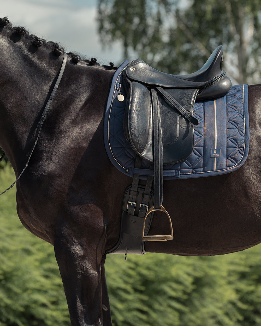 Eskadron Big Square Glam Saddle Pad Heritage 2024 - Night Blue.