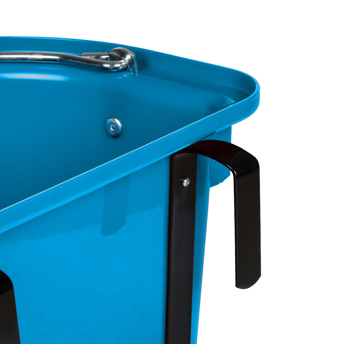 FEEDER WITH HANDLE AND HOOKS