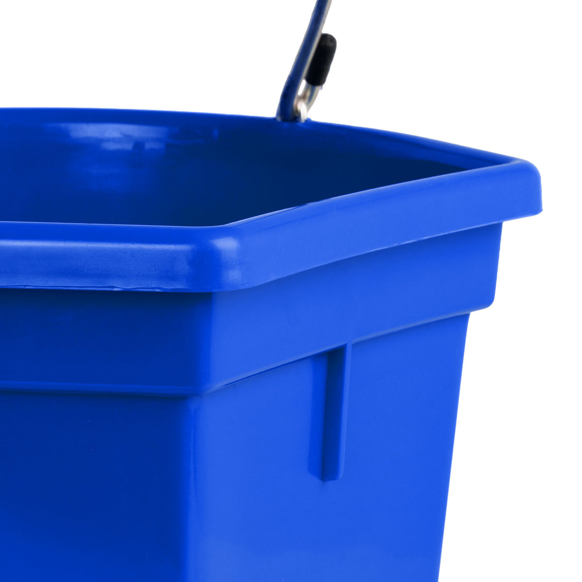 PLASTIC BUCKET WITH HANDLE