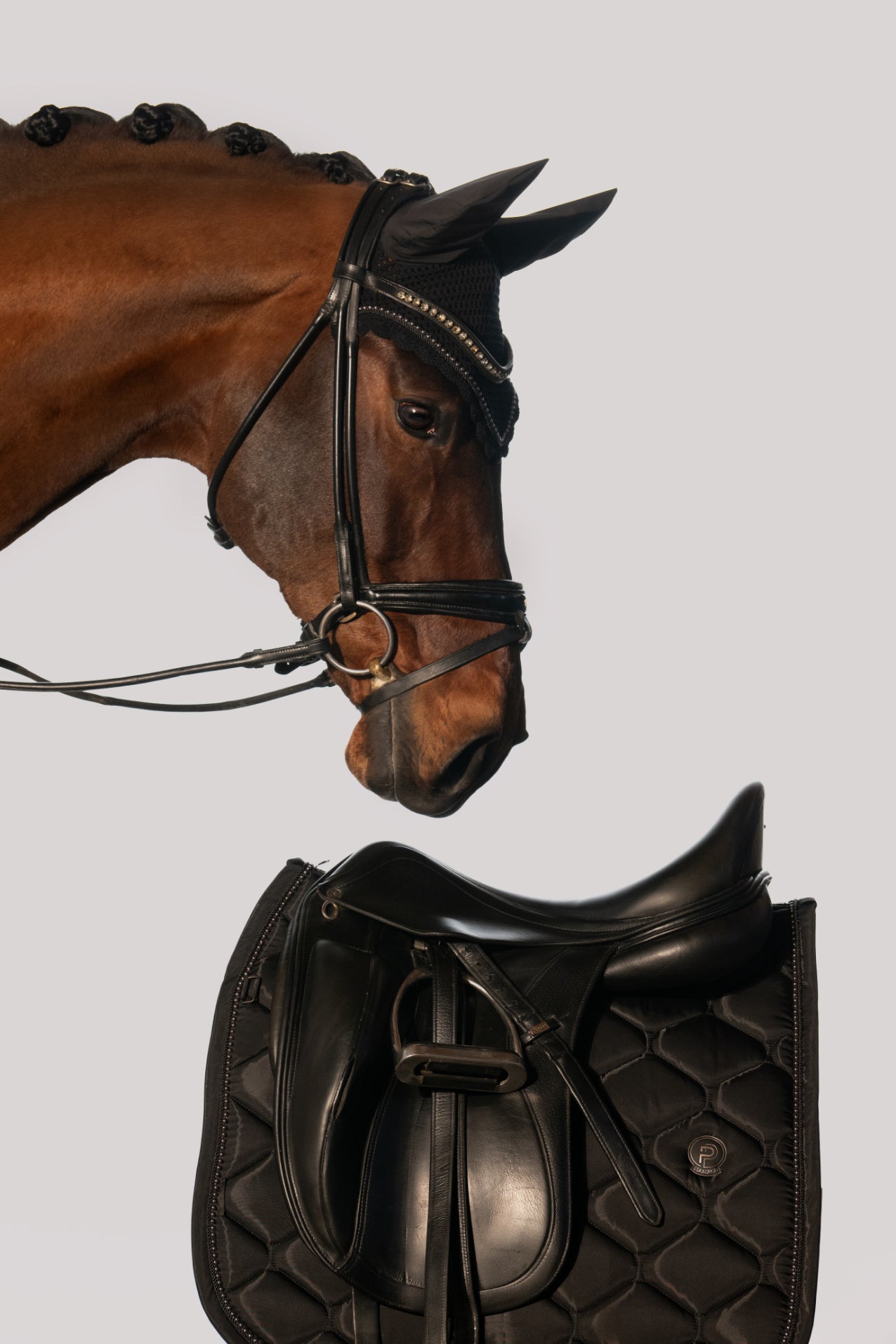 Eskadron High Gloss Pearls Saddle Pad Platinum 25.