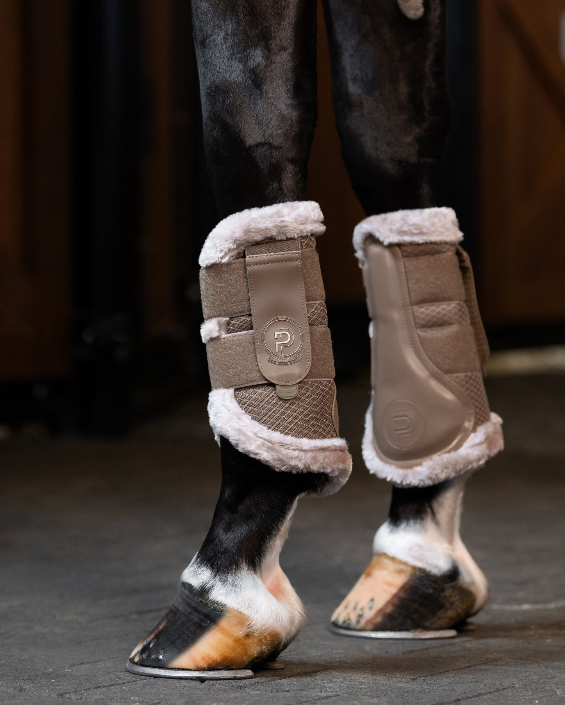 Eskadron Mesh Faux Fur Tendon Boots Platinum 25.