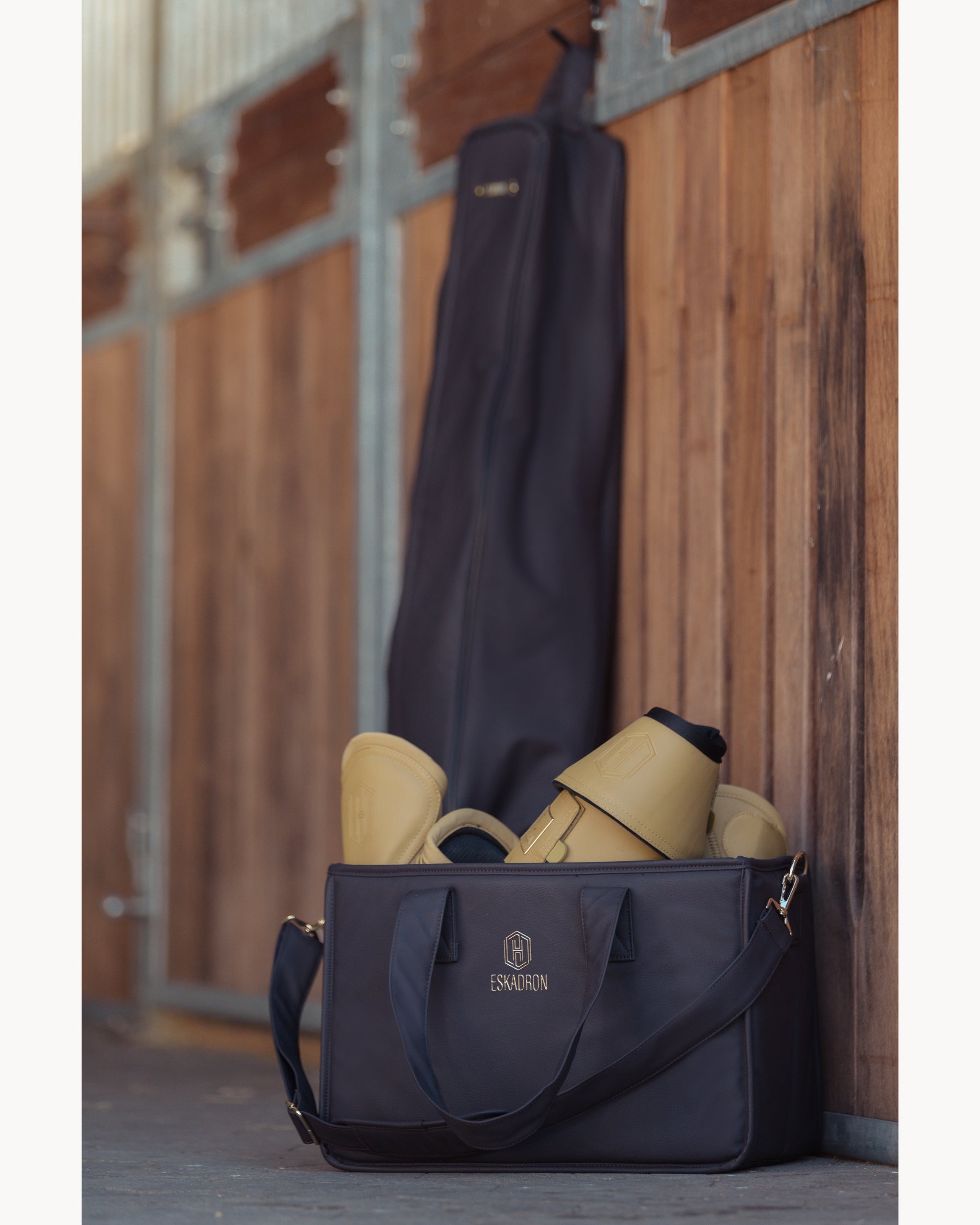 Eskadron Faux Leather Grooming Bag Heritage 25