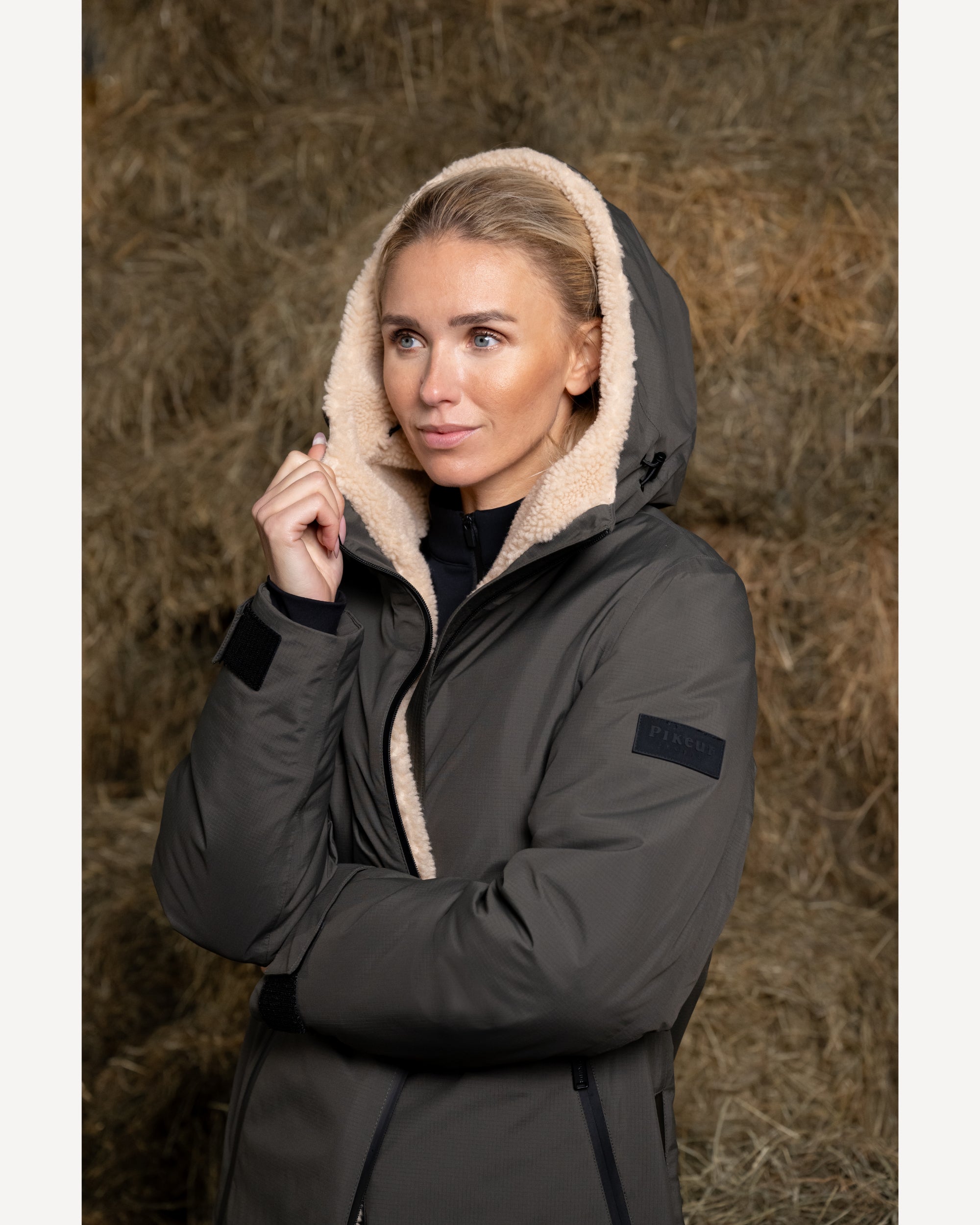 Pikeur London Ladies Waterproof Rain Coat 8022