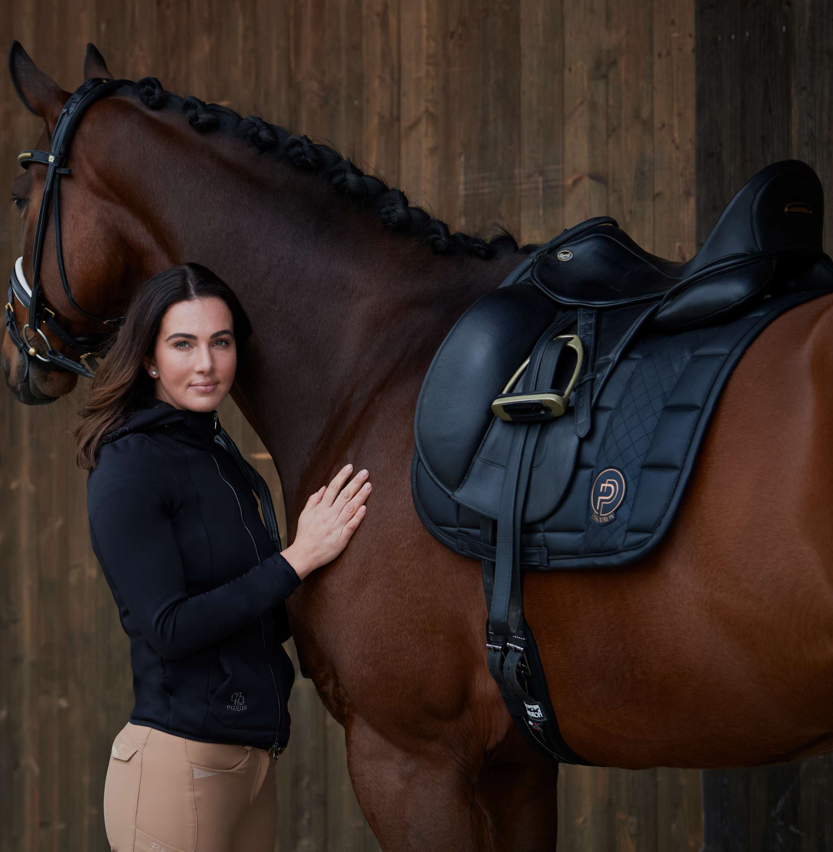 Eskadron Big Square Faux Leather Saddle Pad Platinum Summer 2023.