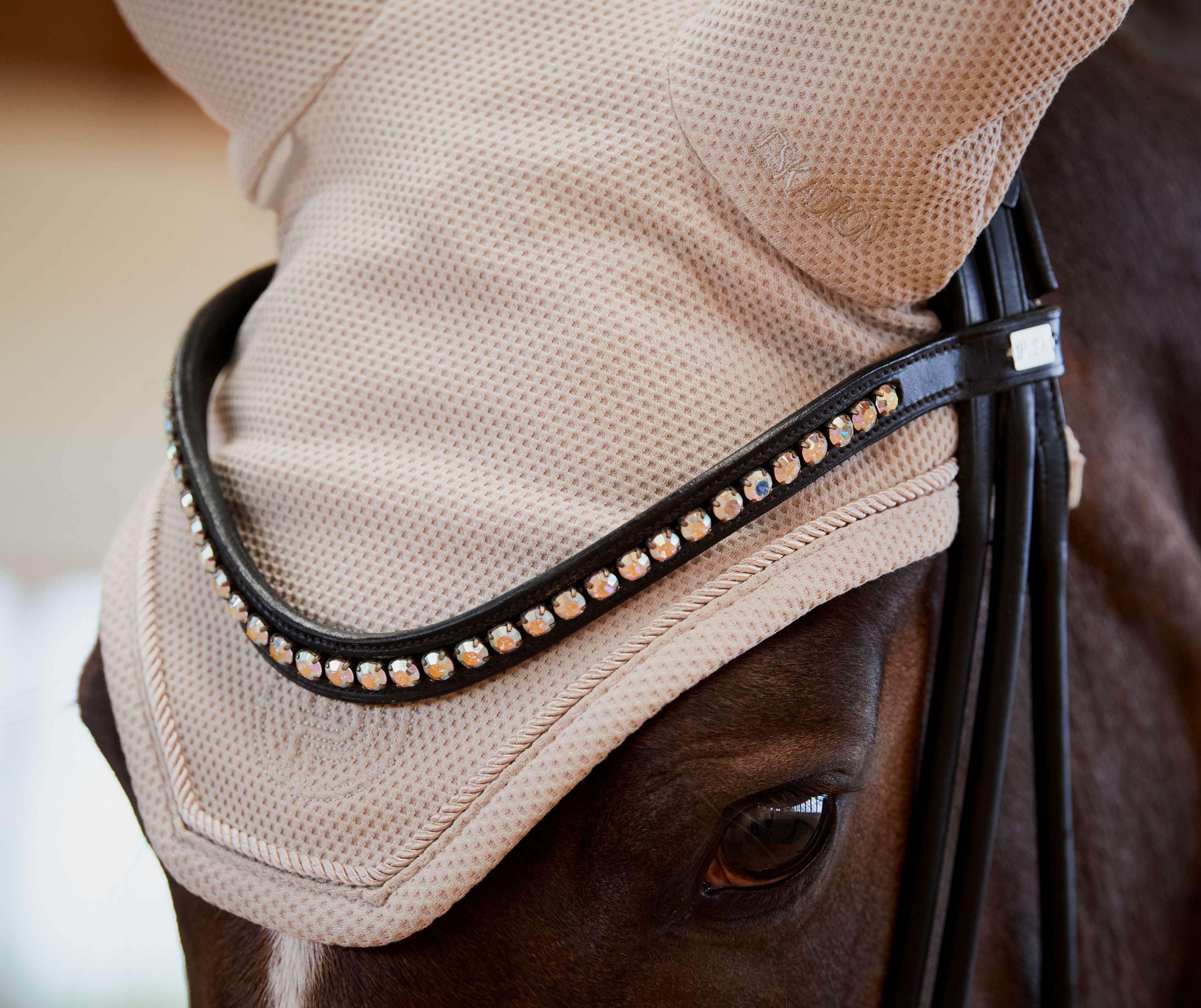 Eskadron Mesh Fly Hood Platinum Summer 2023.