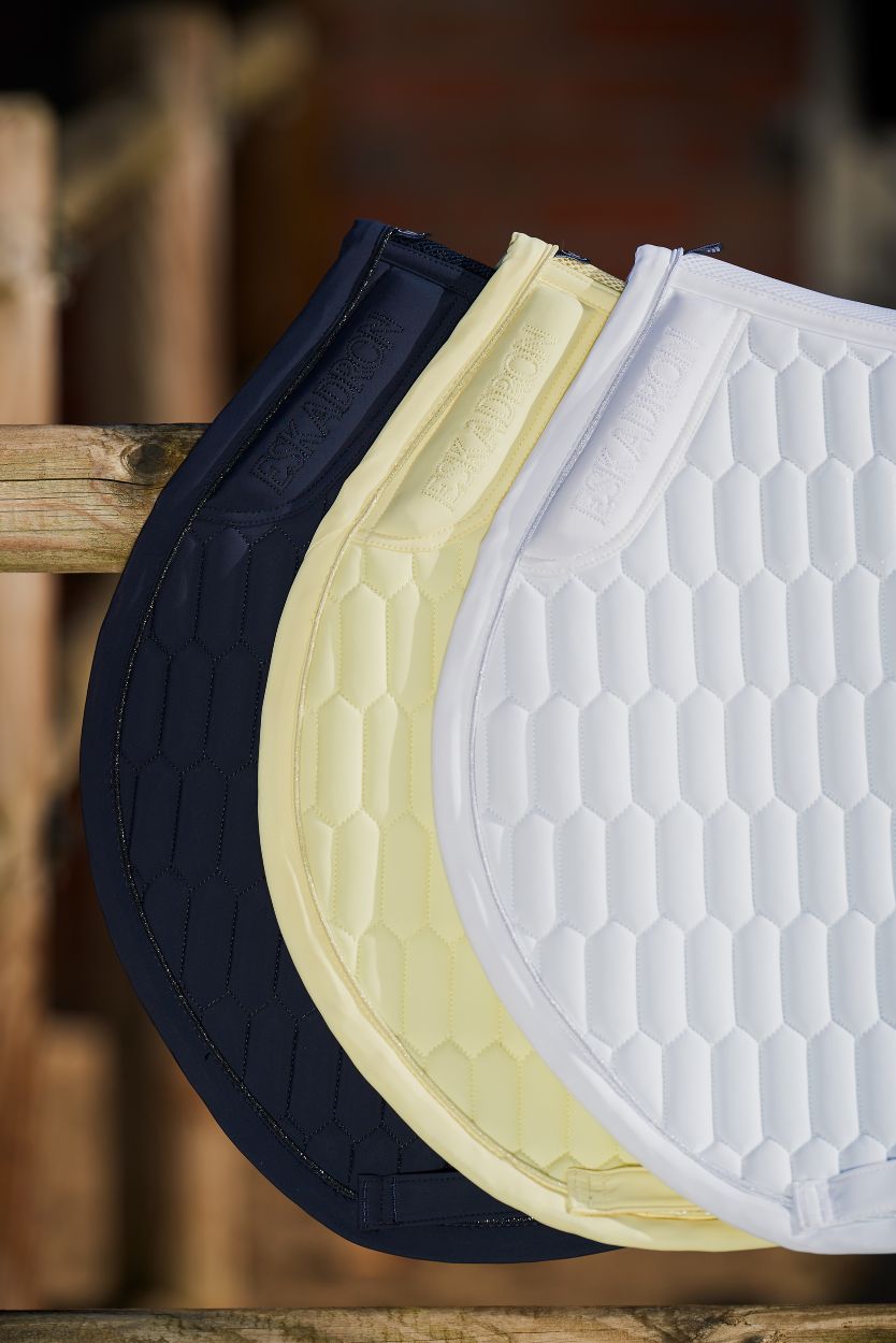 Eskadron Softshell Avantgarde Saddle Pad Platinum Pure 23.