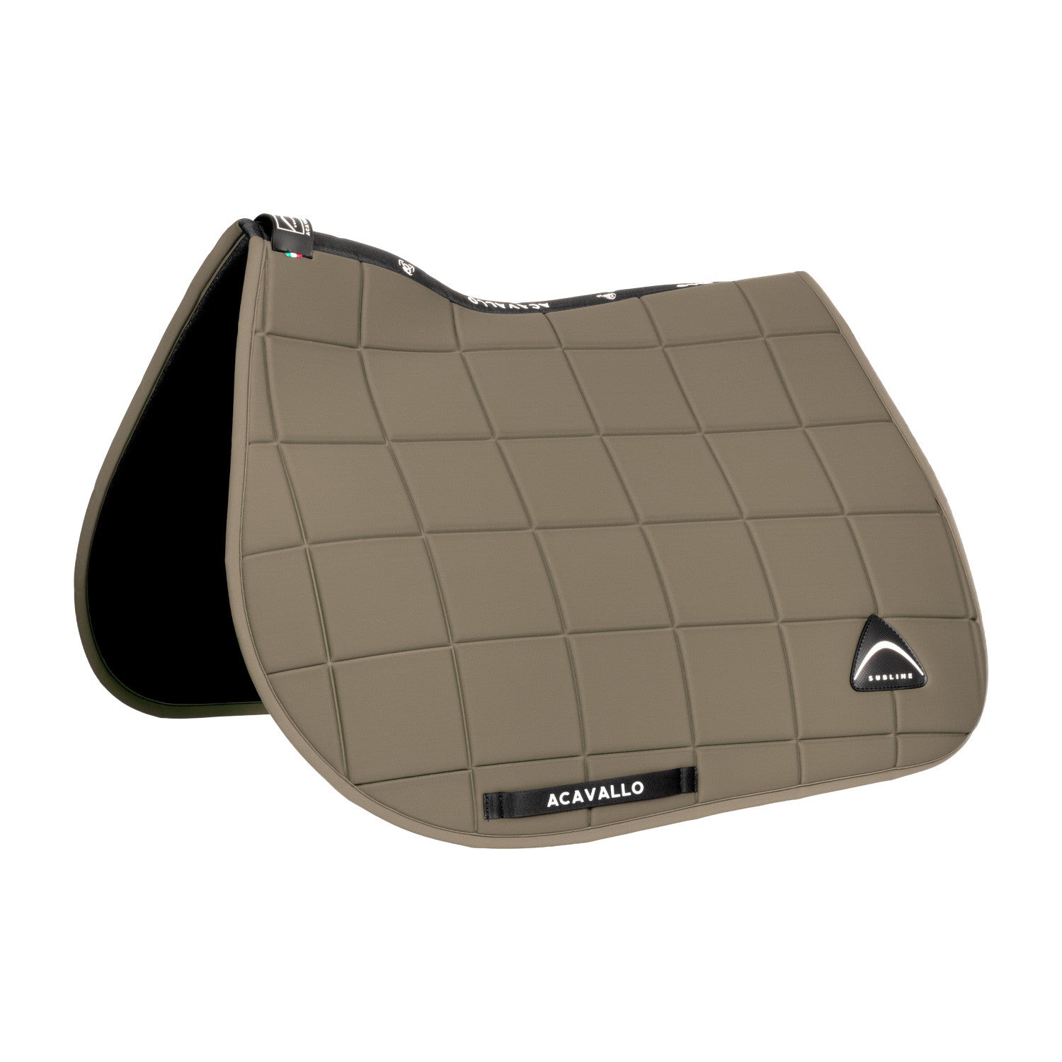 Sublime jumping saddle pad in square technical fabric.