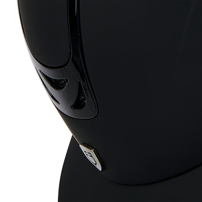 Ultra-light helmet with silk-effect shell