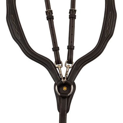 Anatomical leather breastplate with removable martingale