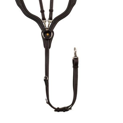 Anatomical leather breastplate with removable martingale