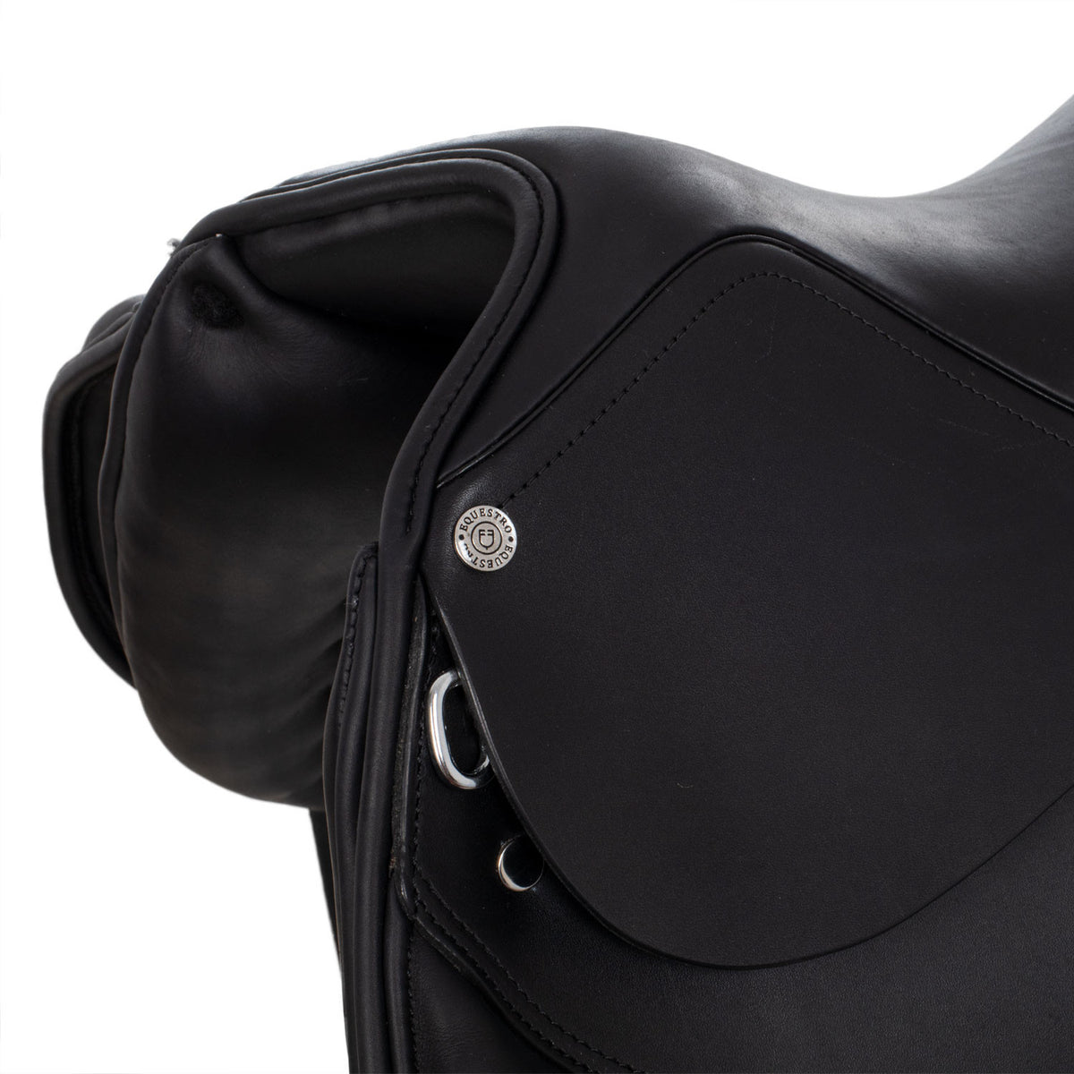 Dressage saddle with long blocks