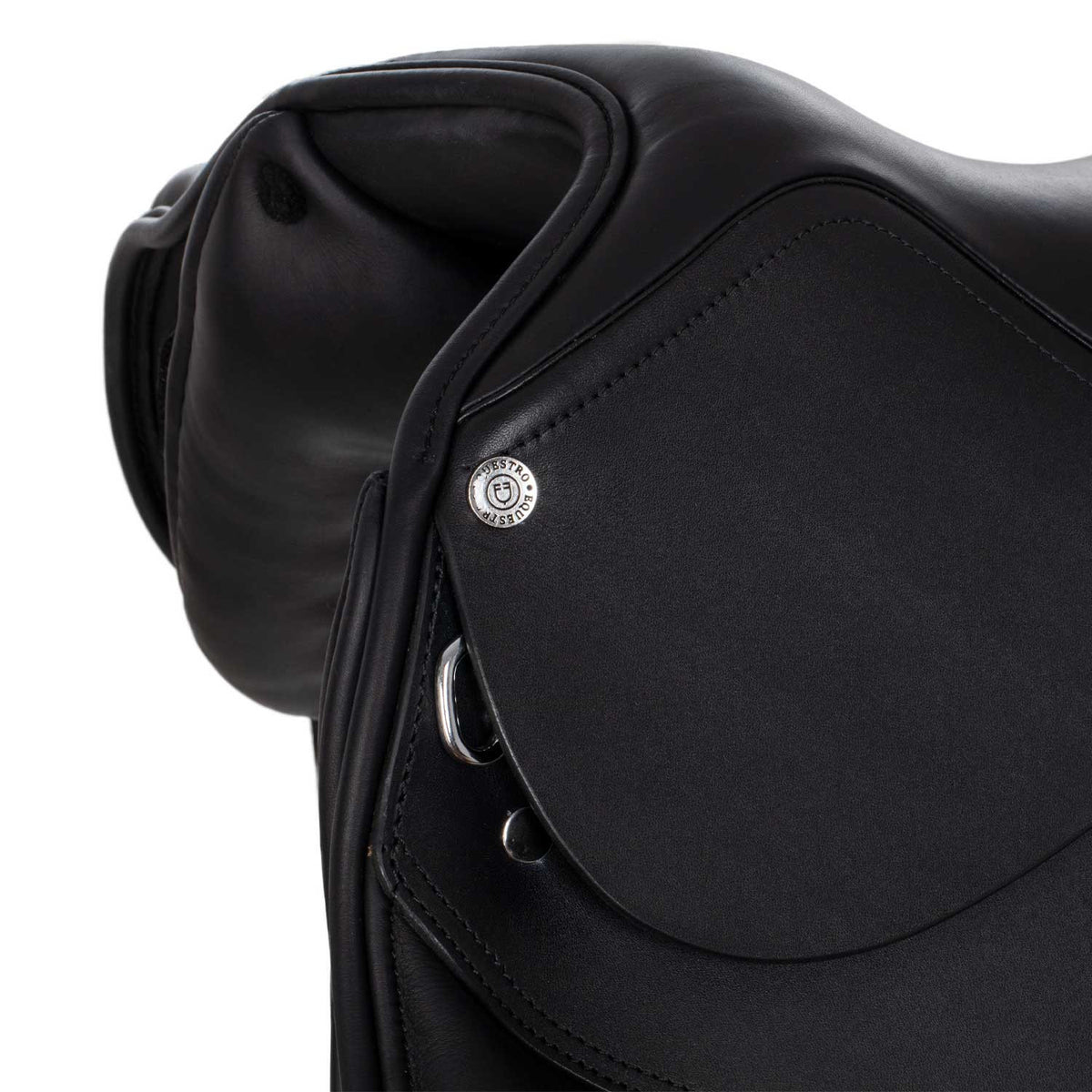 Dressage saddle with removable blocks