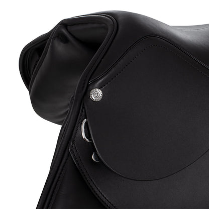 Leather eventing saddle
