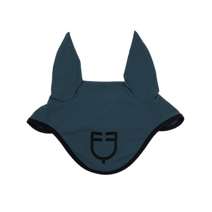 Black line edition fly veil in stretch material.