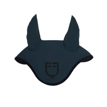 Black line edition fly veil in stretch material.