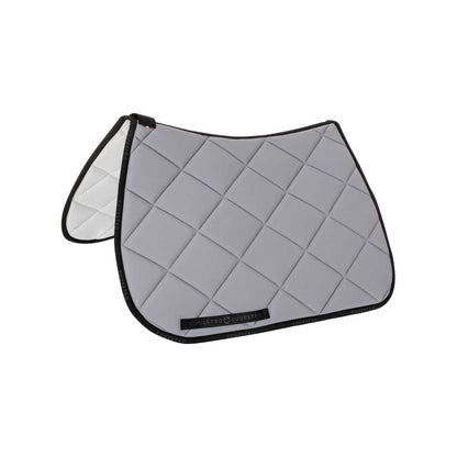 Jumping saddle pad breathable technical fabric.