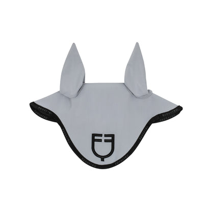 Fly veil in technical fabric with logo.