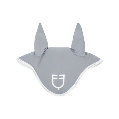 Fly veil in technical fabric with logo.