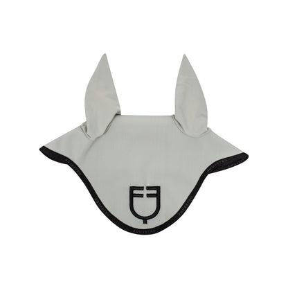 Fly veil in technical fabric with logo.