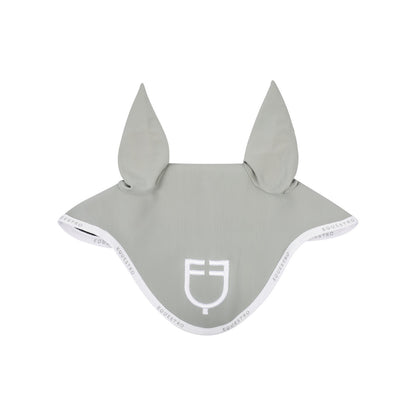 Fly veil in technical fabric with logo.