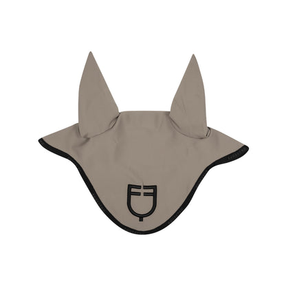 Fly veil in technical fabric with logo.
