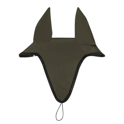 Fly veil in technical fabric with noseband attachment.