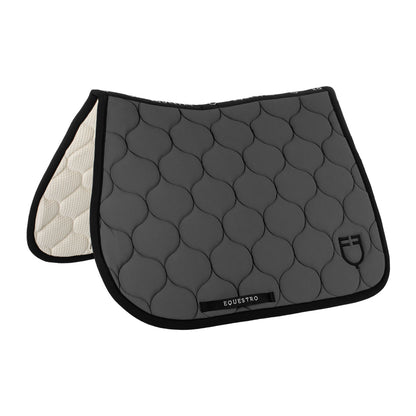 Jumping saddle pad with onion quilting.