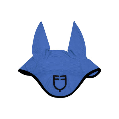 Perforated fabric fly veil with logo.