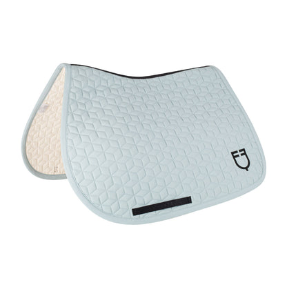 Jumping saddle pad cube quilting.