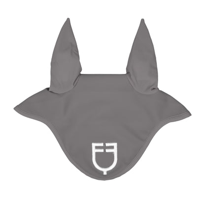 Fly veil in technical fabric with logo.