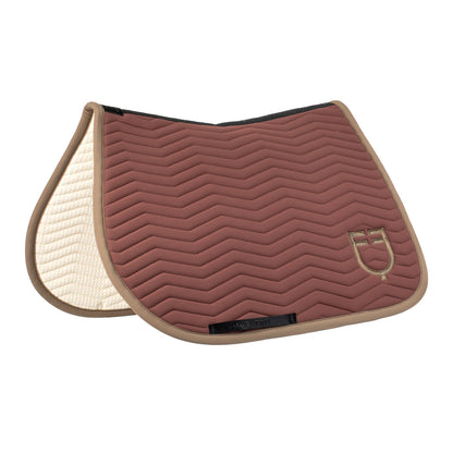 Wave Quilting jumping saddle pad in technical fabric.