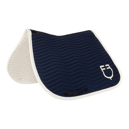 Wave Quilting jumping saddle pad in technical fabric.