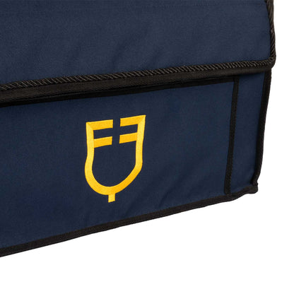 Grooming bag with bar