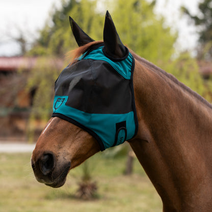 Fly mask with front logo.