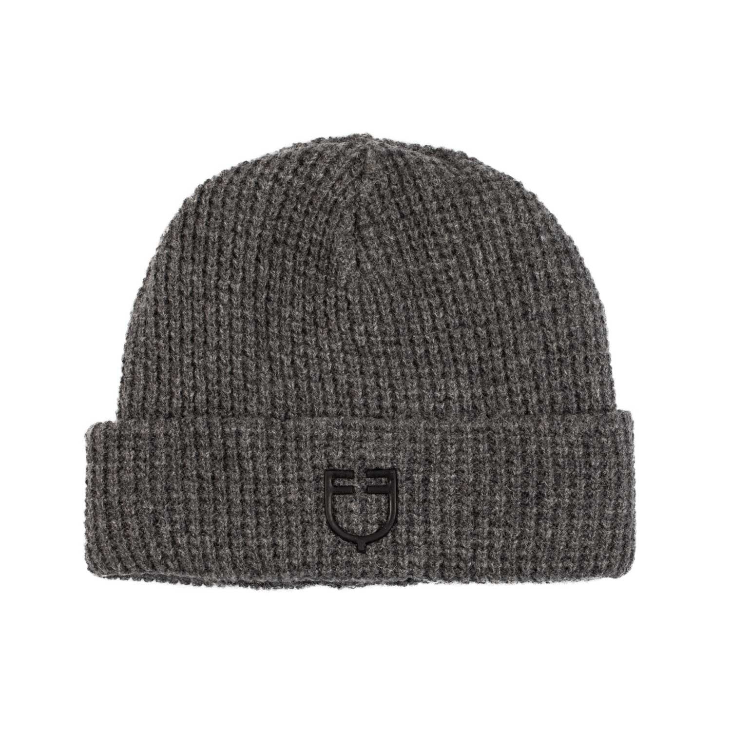 Unisex ribbed wool beanie with logo.