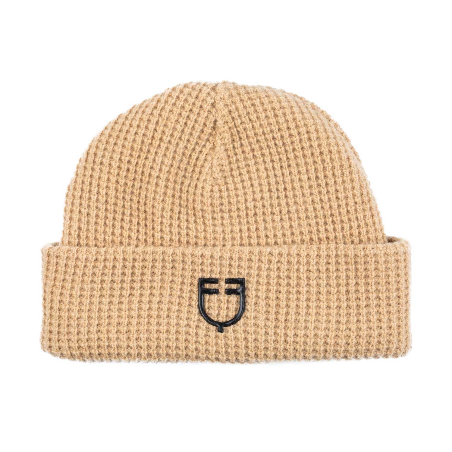 Unisex ribbed wool beanie with logo.