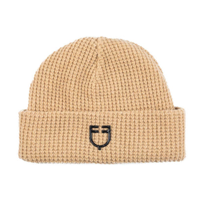 Unisex ribbed wool beanie with logo.