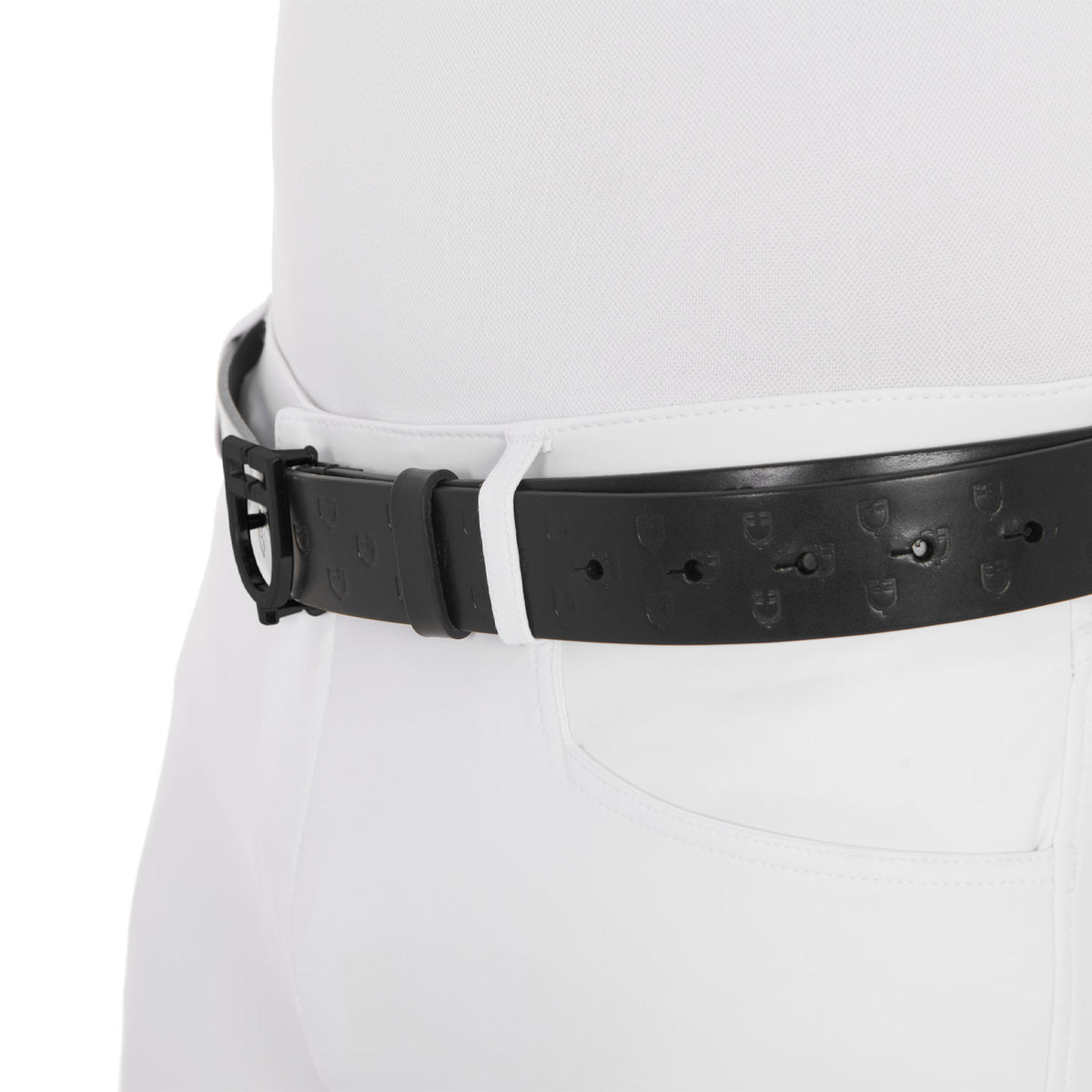 Total black leather belt with logo buckle