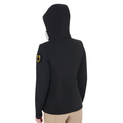 Down jacket water and wind repellent