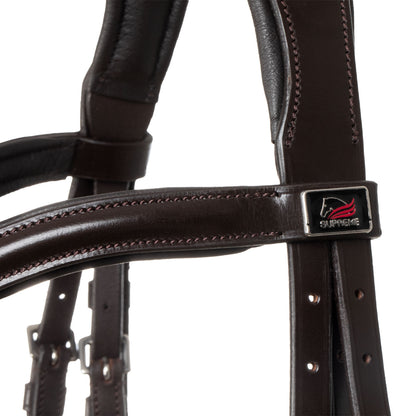 Snaffle bridle with anatomical curved noseband