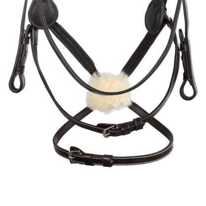 Mexican bridle with anatomical and curved noseband