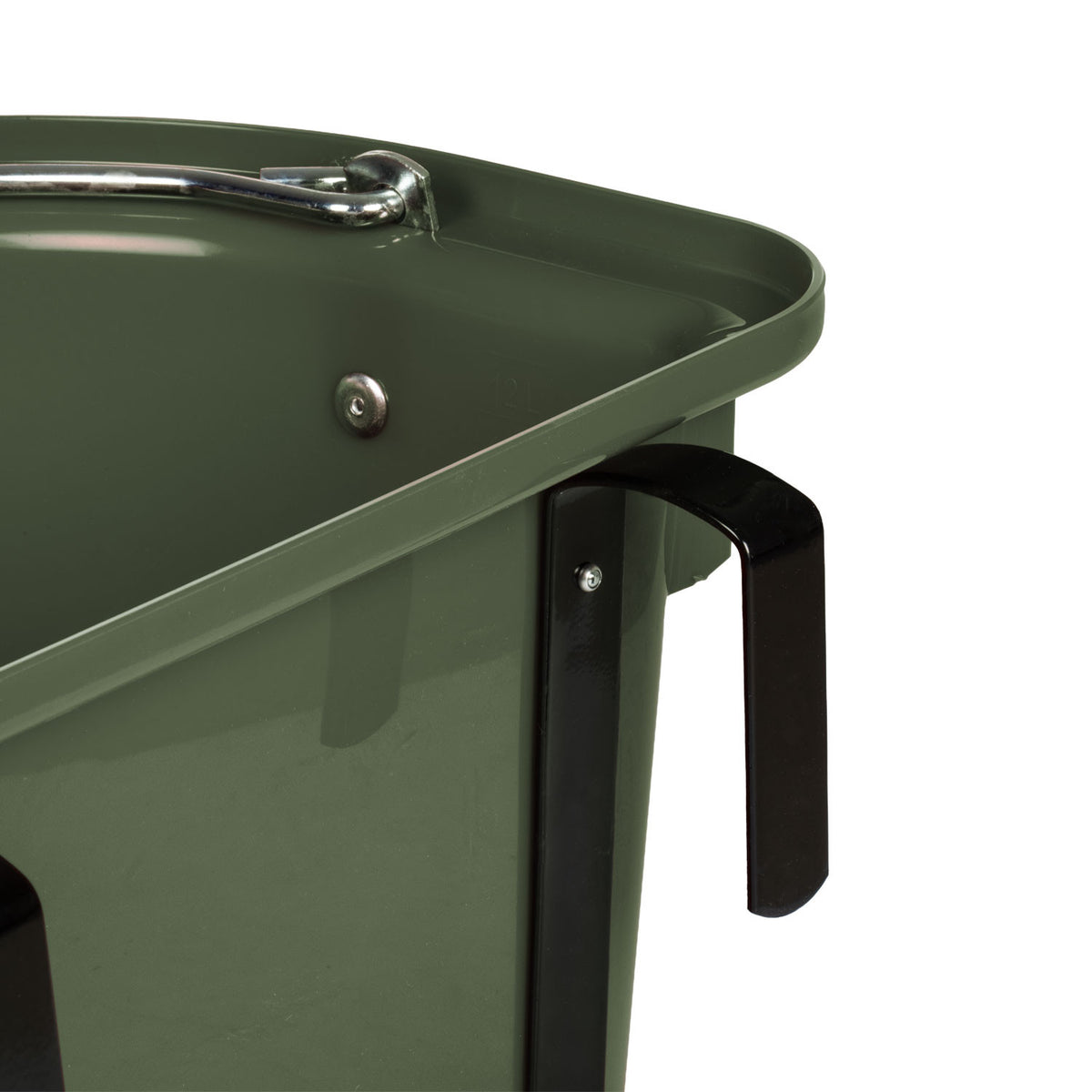 FEEDER WITH HANDLE AND HOOKS