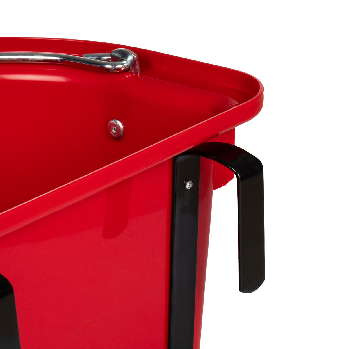 FEEDER WITH HANDLE AND HOOKS
