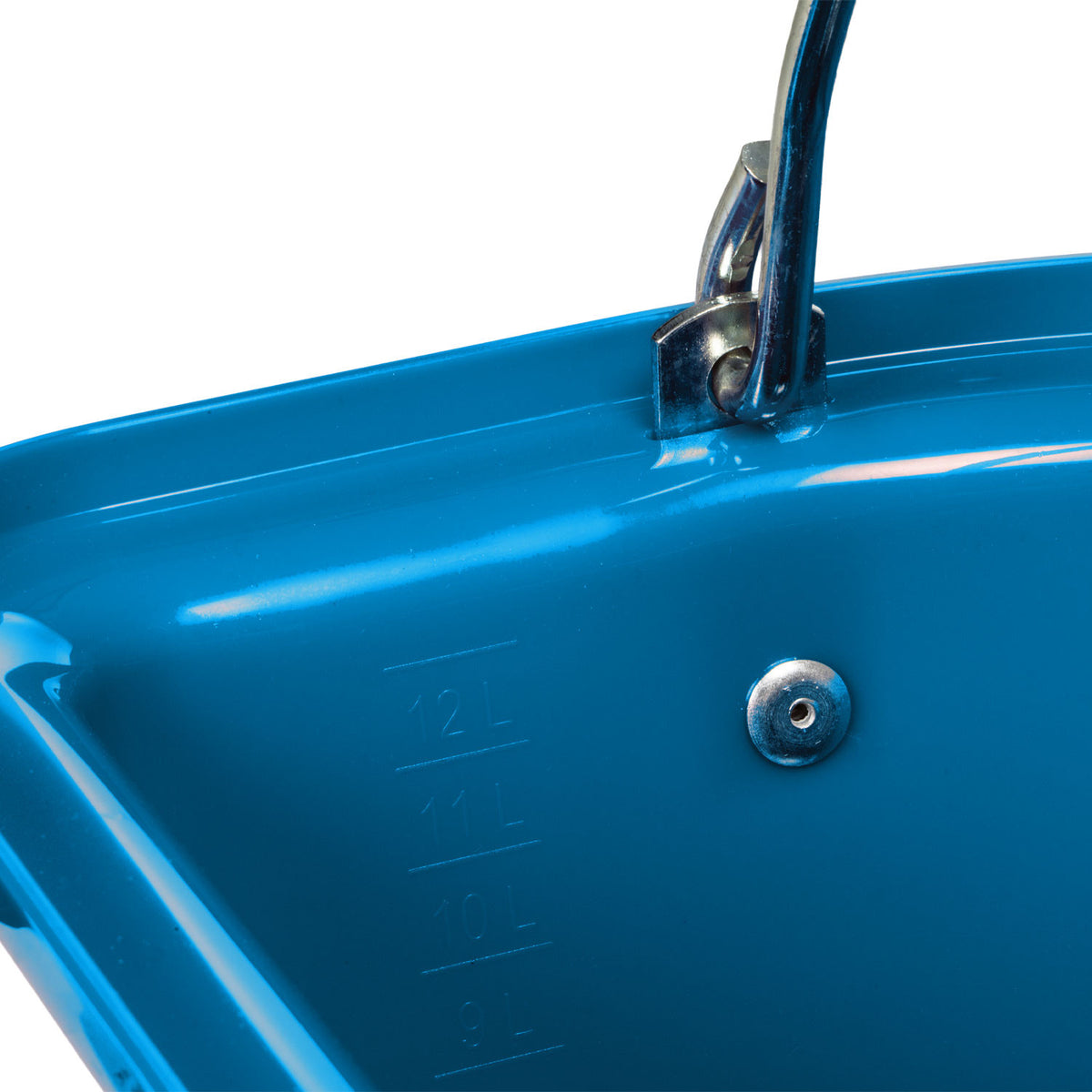 FEEDER WITH HANDLE AND HOOKS