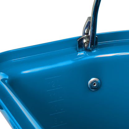 FEEDER WITH HANDLE AND HOOKS