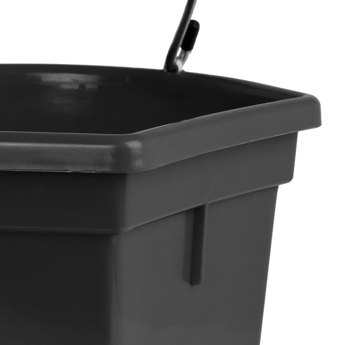 PLASTIC BUCKET WITH HANDLE