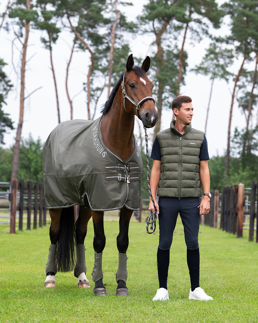 Eskadron Waterproof Lightweight Turnout Rug 600 Denier CS25